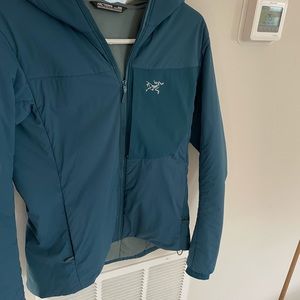 1 x Arc'Teryx Women's Proton LT Hoody - Winter 2021/2022 - M / Timelapse